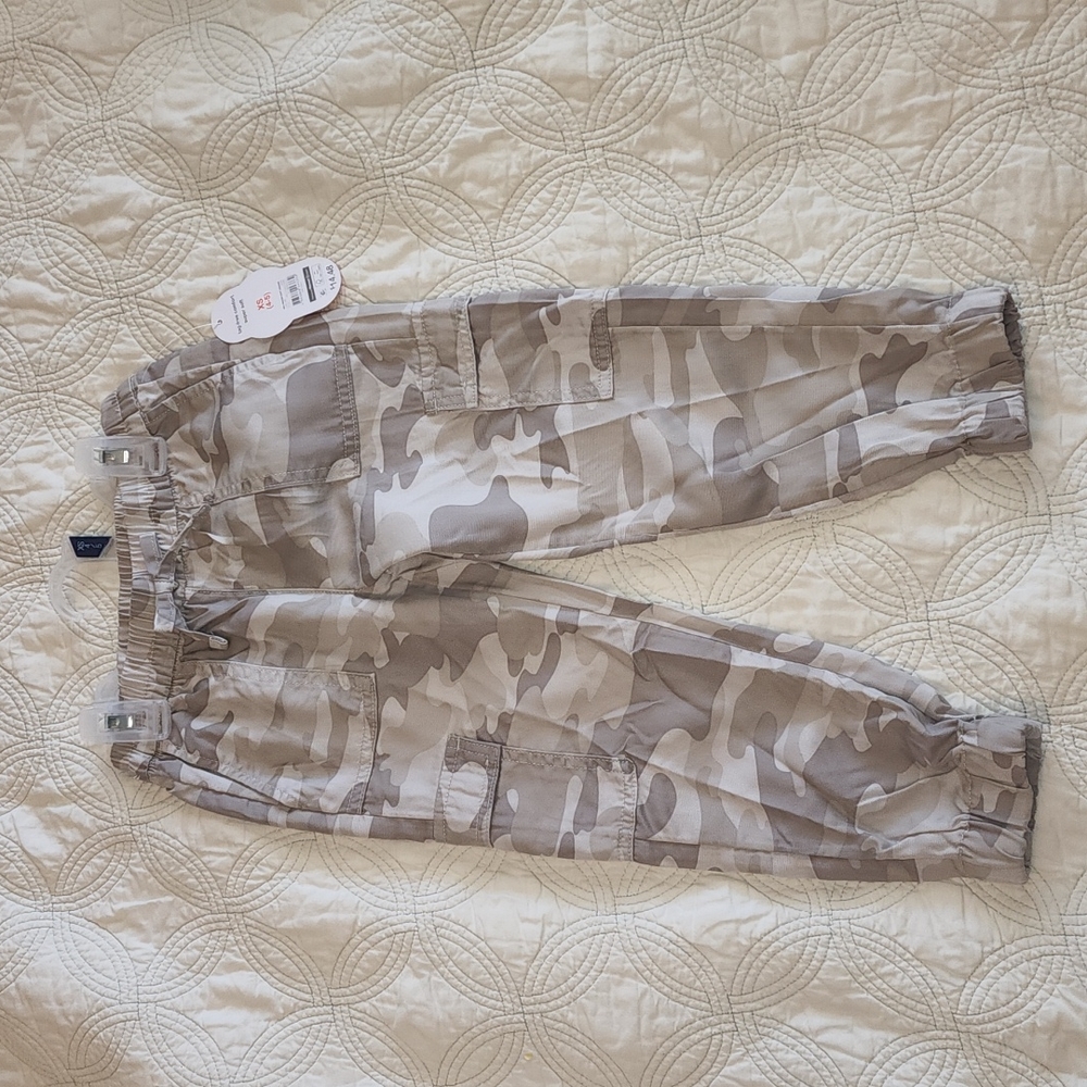 Girls Camo joggers